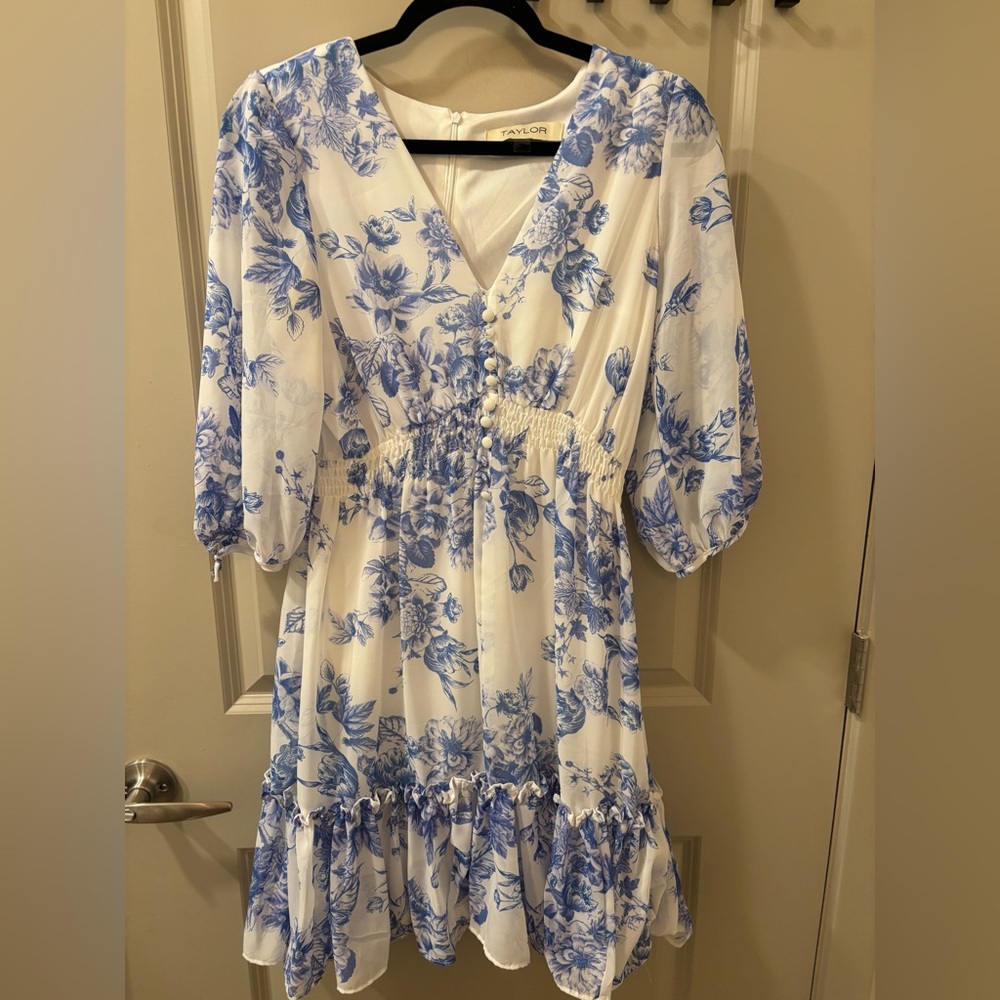 Taylor Blue and White Floral V-Neck Mini Dress - Picture 2 of 4